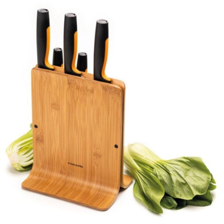 1057552_functional-form_knife-block-5-knives_bamboo_ingredients_web.jpg