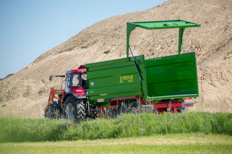 Przyczepa-PRONAR-T669XL-01[1].jpg